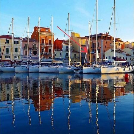 Maison Sur L'Ancien Port, La Maddalena La Maddalena  Kültér fotó