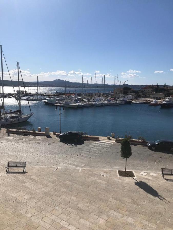 Maison Sur L'Ancien Port, La Maddalena La Maddalena  Kültér fotó